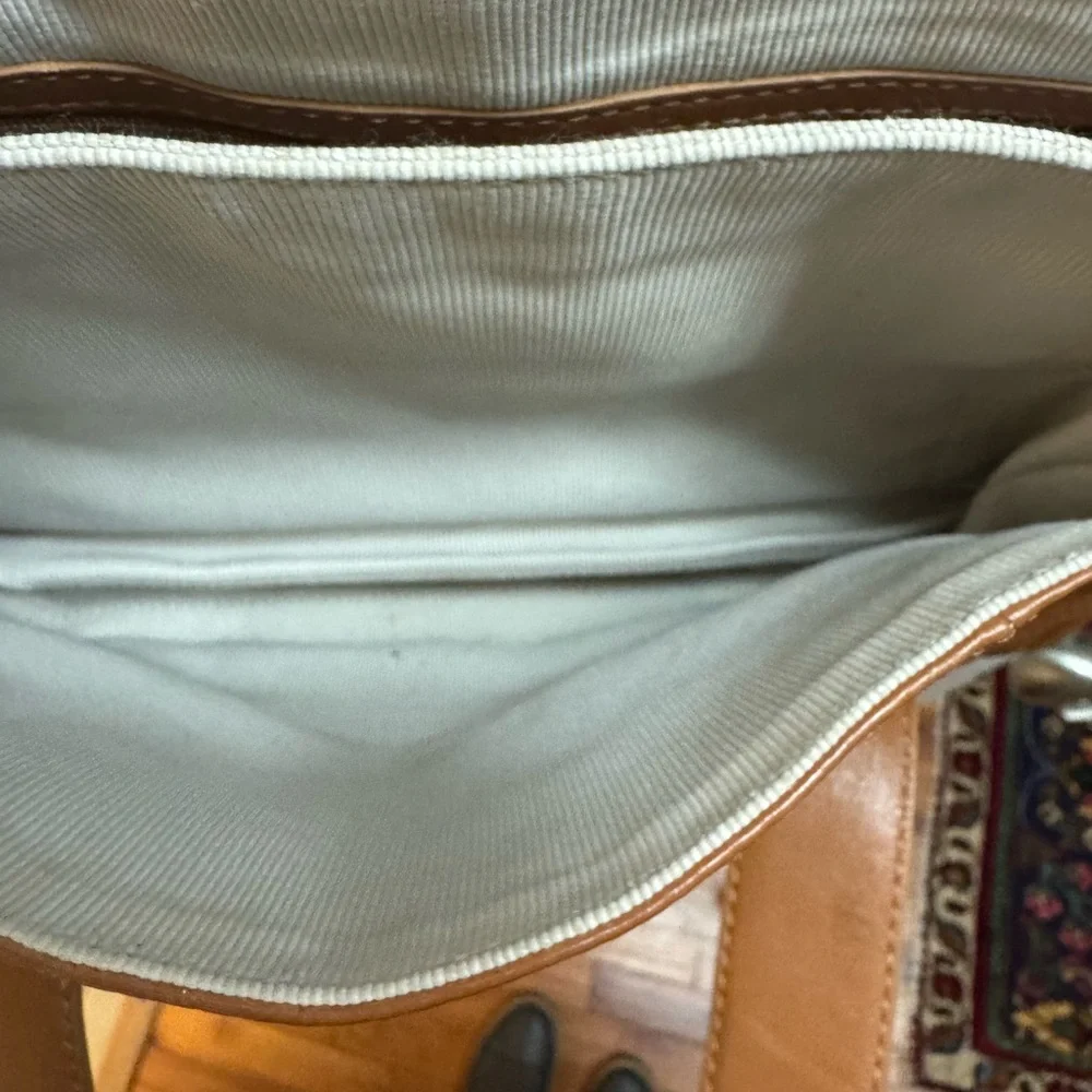 Elegant Radley London Tan Leather Handbag - Picture 3 of 7